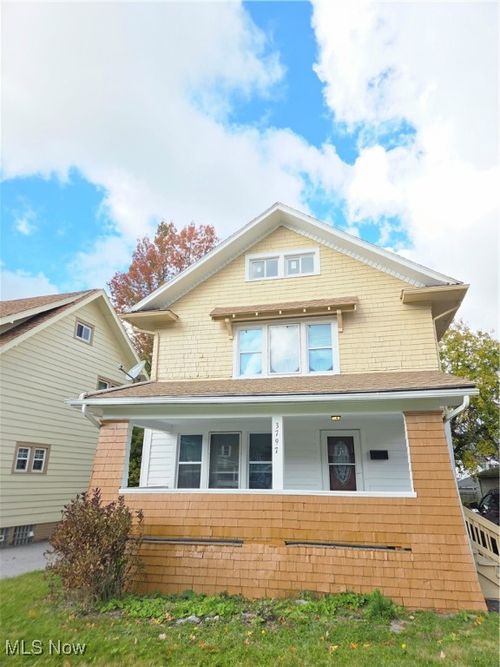 3797 Delmore Rd, Cleveland Heights, OH, 44121-1807 | Card Image