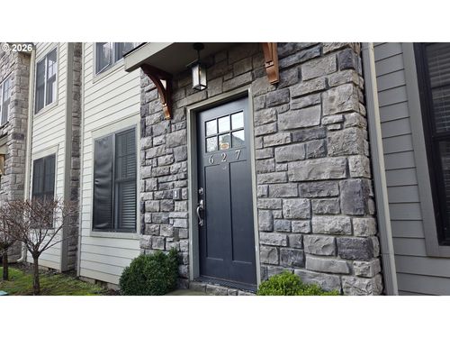 627 Ne Randall Ave, Portland, OR, 97232-2335 | Card Image