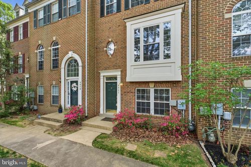 4067 Fountainside Ln, FAIRFAX, VA, 22030-6085 | Card Image