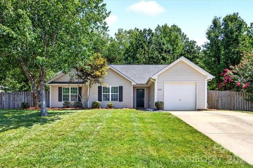 8732 Brookstead Meadow Ct, Charlotte, NC, 28215-8018 | Card Image