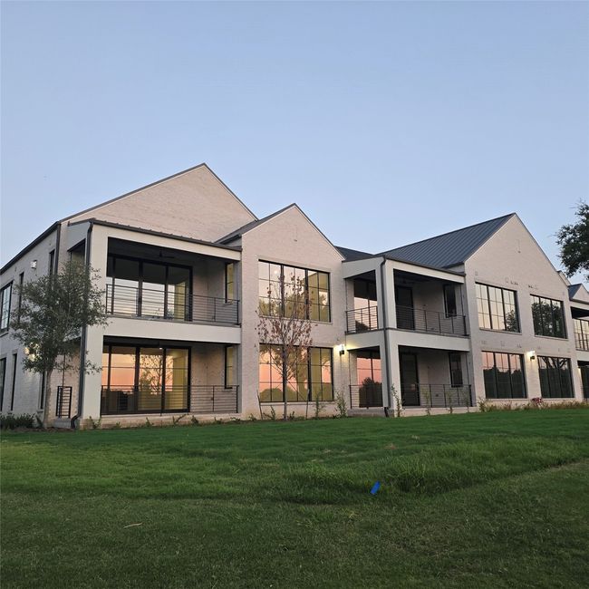 UNIT-12 - 350 O Connor Ridge Blvd, Condo with 3 bedrooms, 3 bathrooms and null parking in Irving TX | Image 32