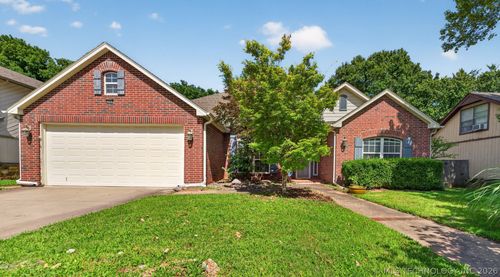 7909 S Juniper Ave, Broken Arrow, OK, 74011-6450 | Card Image