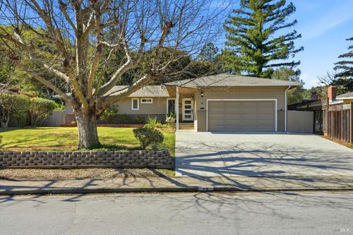 28 Washington St, Novato, CA, 94947-4485 | Card Image