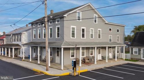 8 E Broadway, ETTERS, PA, 17319-8957 | Card Image