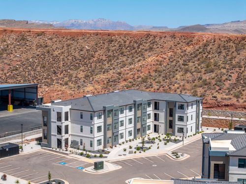 l200-226 N Cliff Side Dr, Hurricane, UT, 84737-6239 | Card Image