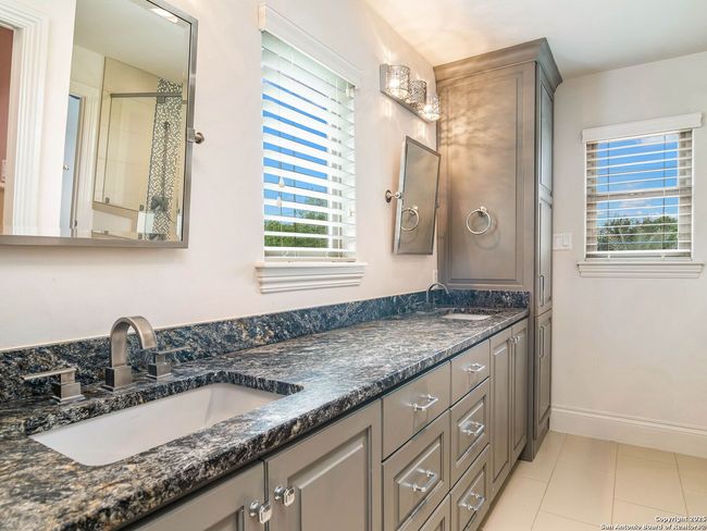 836 Canterbury Hill St, House other with 4 bedrooms, 5 bathrooms and null parking in Terrell Hills TX | Image 40