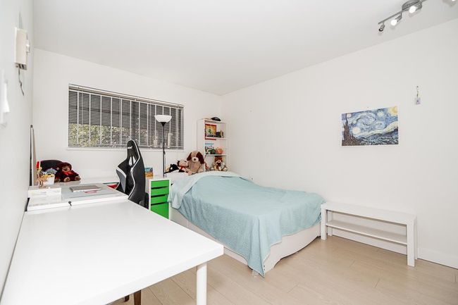 5588 Broadway, Townhouse with 2 bedrooms, 1 bathrooms and 1 parking in Burnaby BC | Image 22