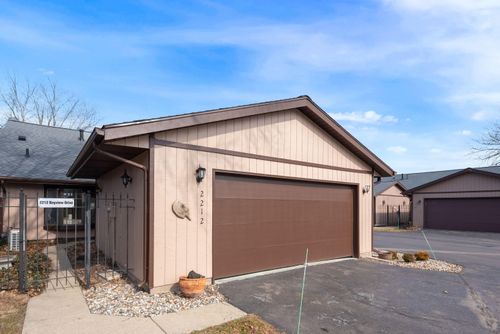 2212 Bayview Dr, Michigan City, IN, 46360-1570 | Card Image