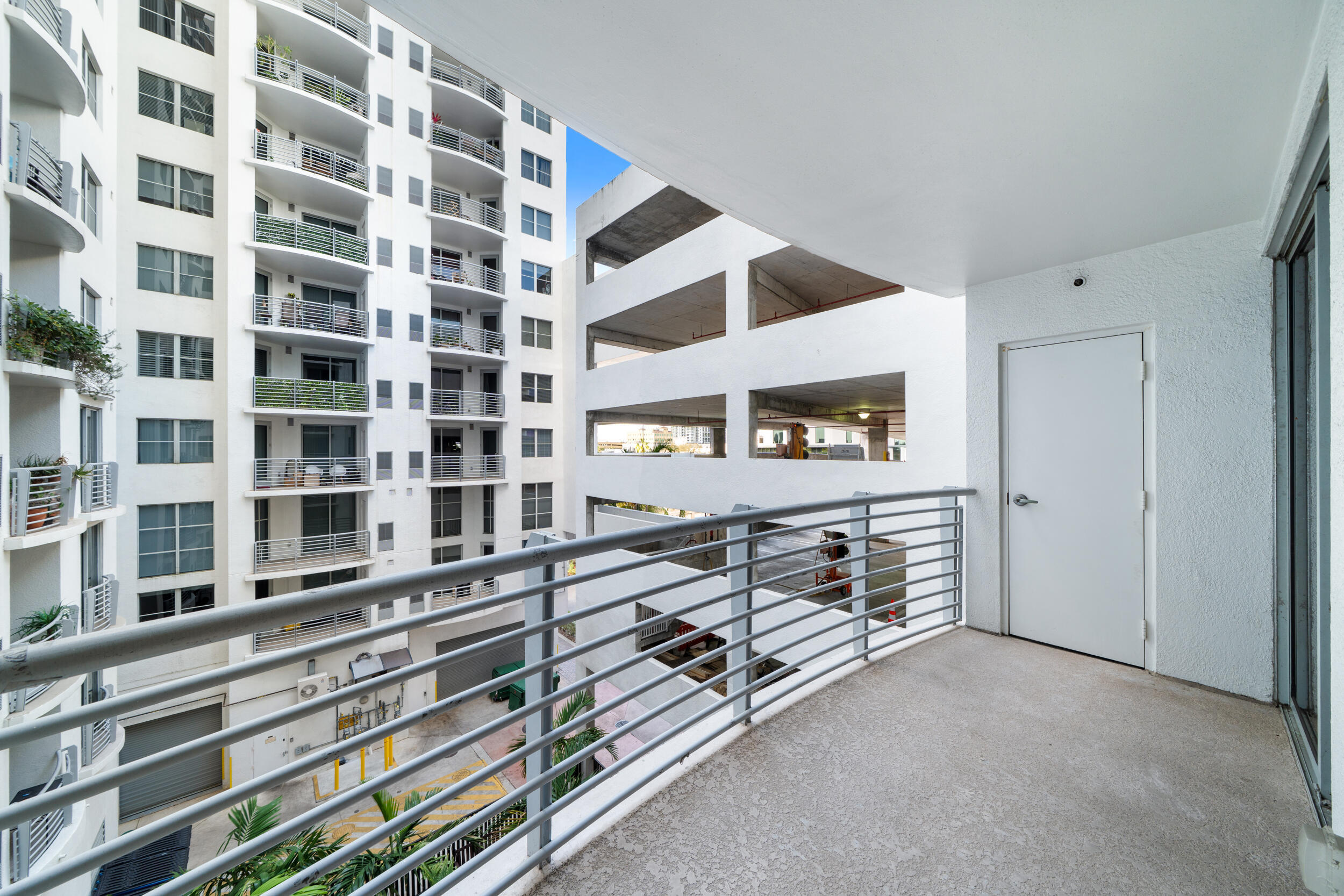 Residential in Hollywood 2