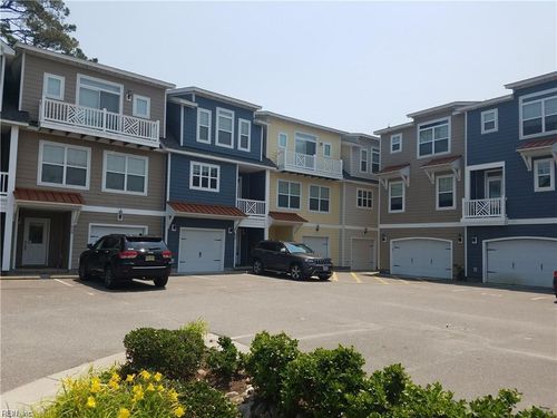 624 Foster Ln, Virginia Beach, VA, 23451-1673 | Card Image