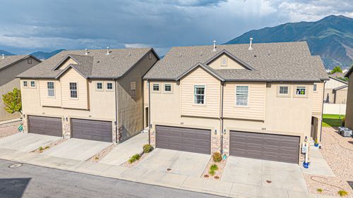 213 S 1930 E, Spanish Fork, UT, 84660-5833 | Card Image