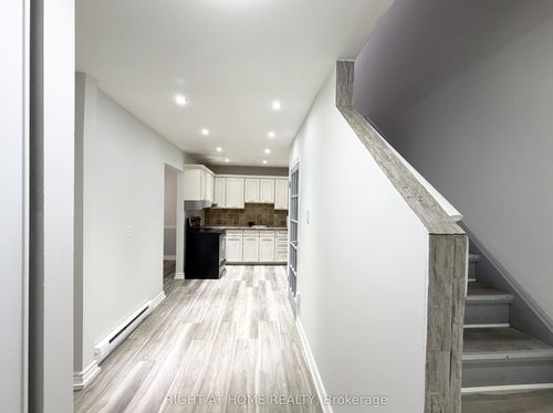 91-1010 Glen St, Oshawa, ON, L1J6J2 | Card Image