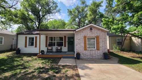 1106 E 7th St, Wellington, KS, 67152-2615 | Card Image