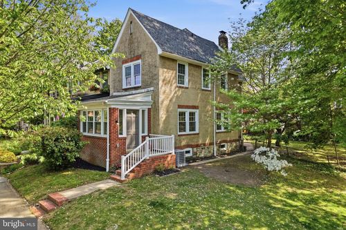 2042 Clark St, WILMINGTON, DE, 19805-3713 | Card Image