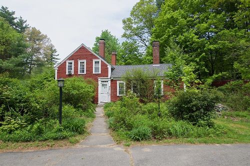 31 Main St, Sandown, NH, 03873-2602 | Card Image