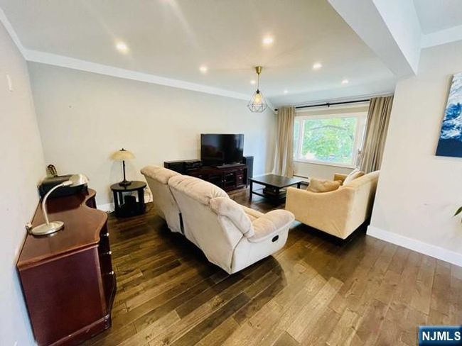 60 Bellevue Ave, House other with 3 bedrooms, 2 bathrooms and null parking in Elmwood Park NJ | Image 11