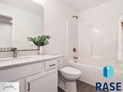 5801 W Raleigh Cir Circle, Sioux Falls, SD, 57107 | Card Image