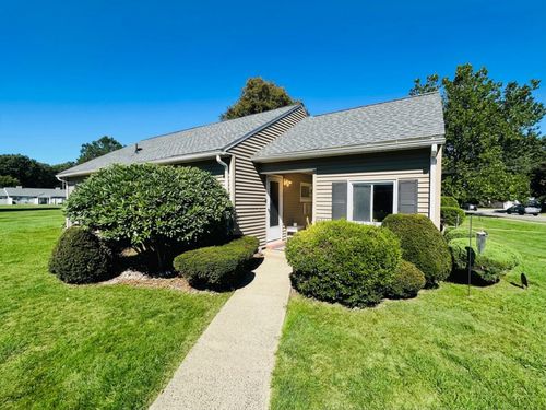 162-162 Horseshoe Dr, Chicopee, MA, 01022-1176 | Card Image