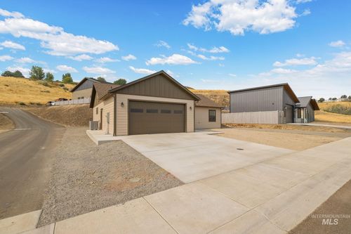 1685 Bennett Hill Dr, Clarkston, WA, 99403-8900 | Card Image