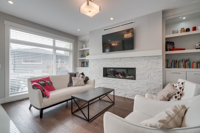 507 37 Street Sw, Home with 5 bedrooms, 4 bathrooms and 3 parking in Calgary AB | Image 16
