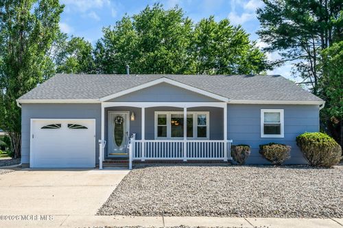 106 Hatfield Ct, TOMS RIVER, NJ, 08757-4327 | Card Image