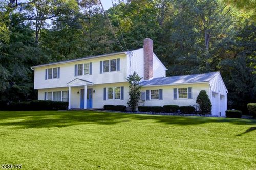 9 Crest Hill Dr, Sussex, NJ, 07461-4022 | Card Image