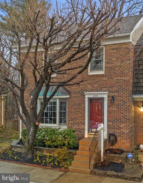 2285 Idylwood Station Ln, FALLS CHURCH, VA, 22043-2942 | Card Image