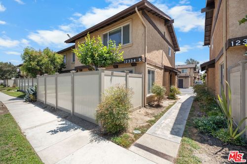 5-12334 Runnymede St, North Hollywood, CA, 91605-3216 | Card Image