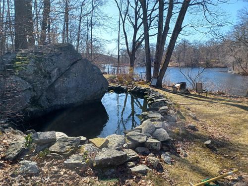 15 Spur Rd, Putnam Valley, NY, 10579-1335 | Card Image