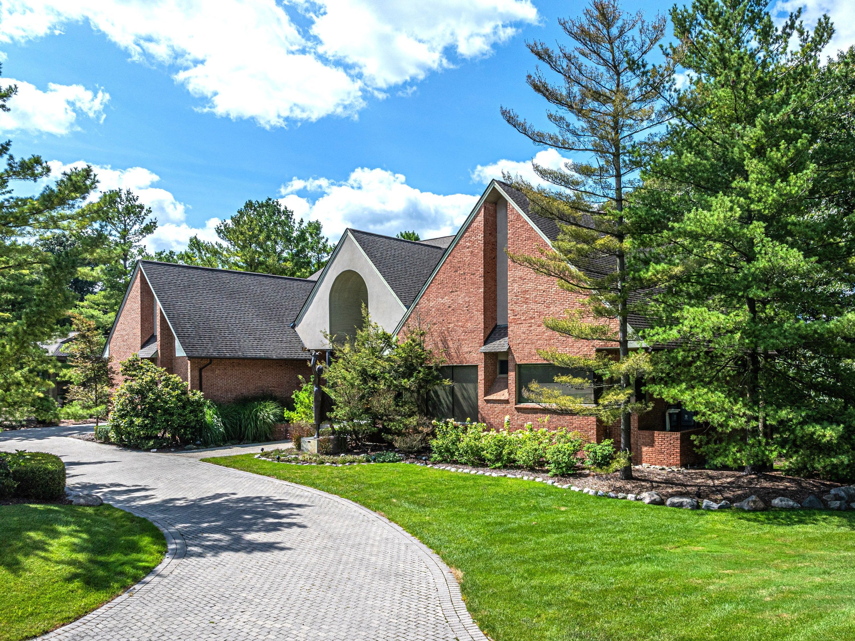 Kiftsgate Bnd, Bloomfield Hills, MI 48302