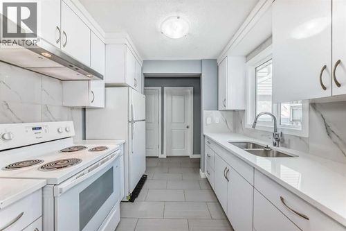 3-511 64 Ave Ne, Calgary, AB, T2K5M7 | Card Image