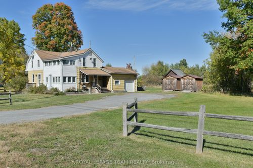 2692 Dunrobin Rd, Dunrobin, ON, K0A1T0 | Card Image