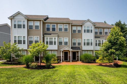 48 Acadia Ln, Exeter, NH, 03833-4936 | Card Image
