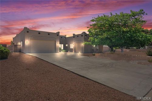 2898 Rawhide Dr, Kingman, AZ, 86401-7818 | Card Image