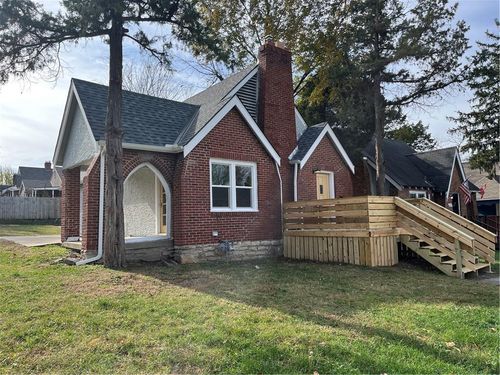 2819 E 63rd St, Kansas City, MO, 64130-3749 | Card Image