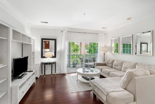 z-5-8043 Bienville Dr, Nashville, TN, 37211 | Card Image