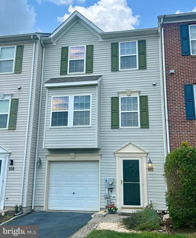Desota Way, Martinsburg, WV 25401