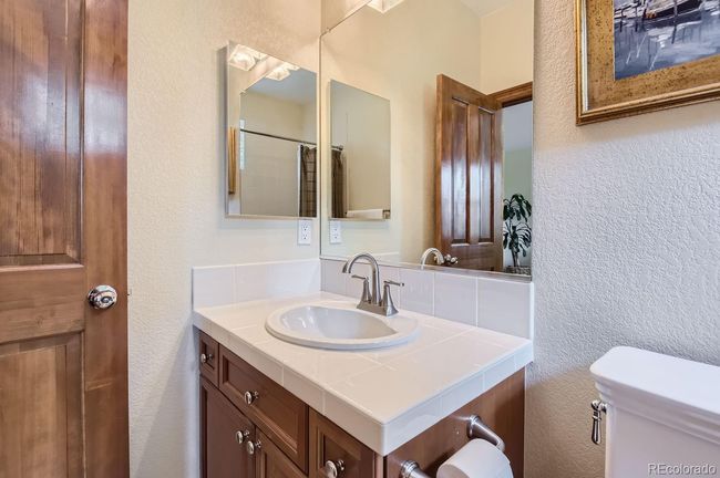2nd floor ensuite bathroom! | Image 33