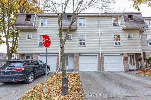 85 Enmount Dr, Condo with 3 bedrooms, 2 bathrooms and 1 parking in Brampton ON | Card Image