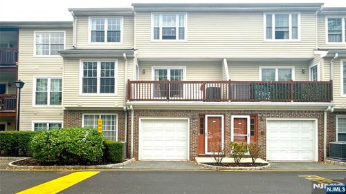 1476 Westgate Dr, Fort Lee, NJ, 07024-2148 | Card Image
