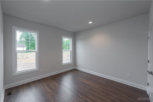 Interior photos of similar home in the community and may demonstrate optional finishes. | Image 5
