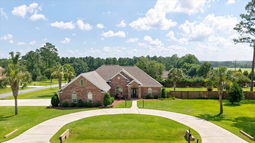 611 Twin Ponds Dr, HAVANA, FL, 32333-8227 | Card Image