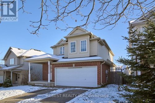 655 Interlaken Dr, Waterloo, ON, N2T2Y5 | Card Image