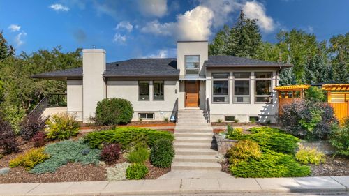 5 Roselawn Cres Nw, Calgary, AB, T2K1K7 | Card Image