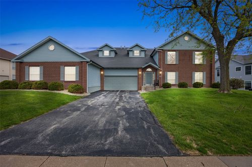 d-3260 Willowridge Rd, Marion, IA, 52302-1788 | Card Image