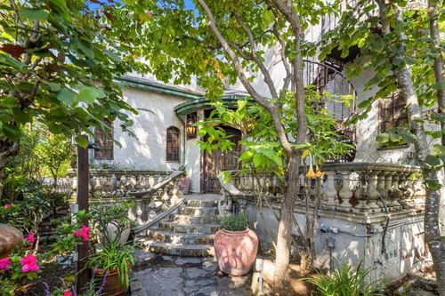 1300 Paloma Ave, Burlingame, CA, 94010-3333 | Card Image