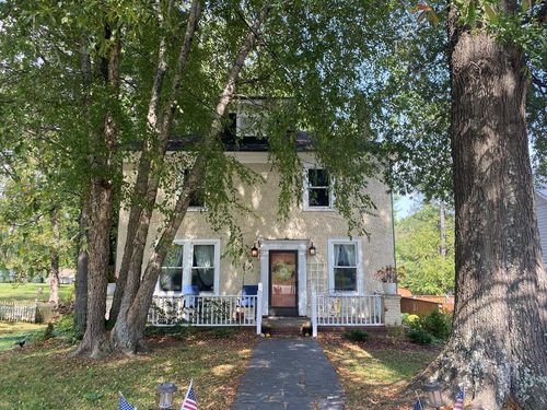 305 E 5th Ave, Kenbridge, VA, 23944-2081 | Card Image