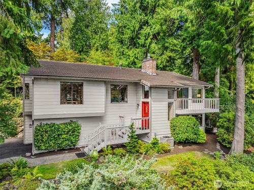 18939 Ne 20th Ct, Redmond, WA, 98052-6066 | Card Image