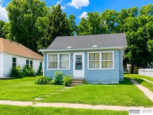 2433 N Cotner Boulevard, Lincoln, NE, 68507 | Card Image