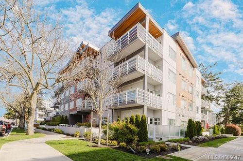 207-9861 3rd St, Sidney, BC, V8L3A8 | Card Image